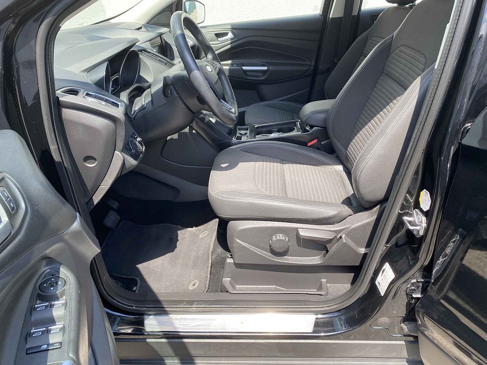 Ford Kuga 1.5 EB Titanium