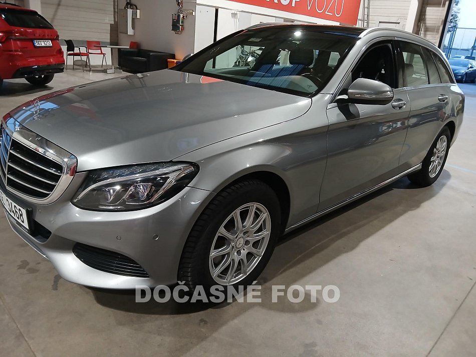 Mercedes-Benz Třída C 2.2 