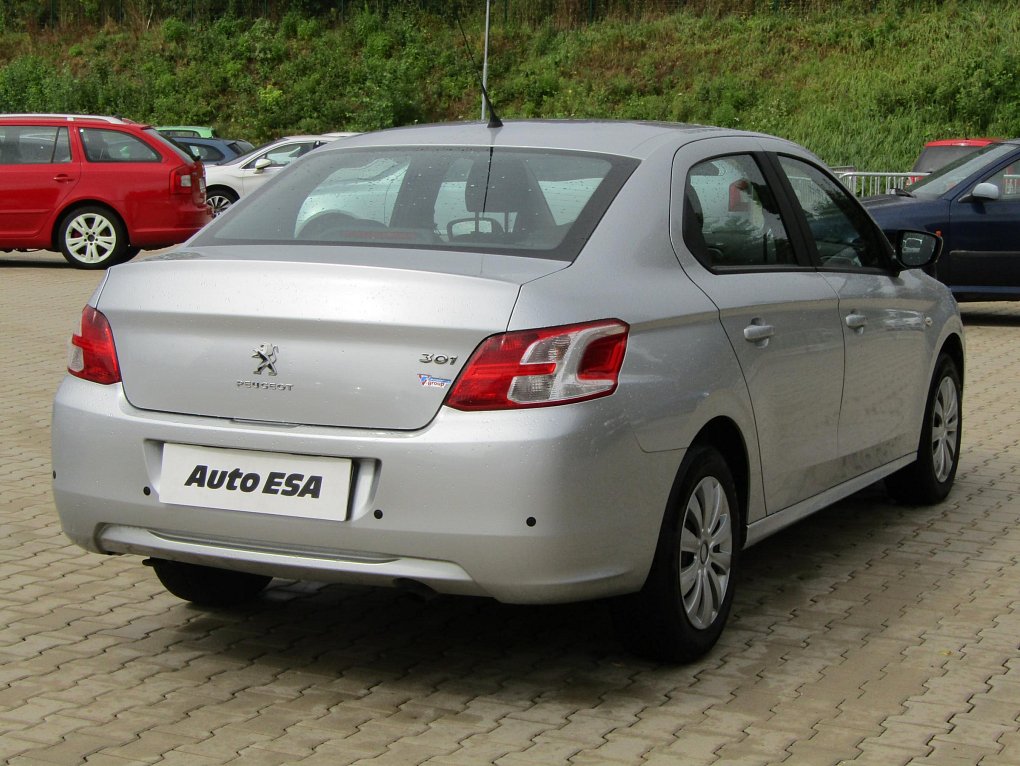 Peugeot 301 1.6i 