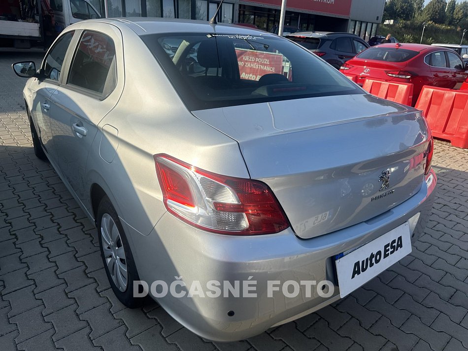 Peugeot 301 1.6i 
