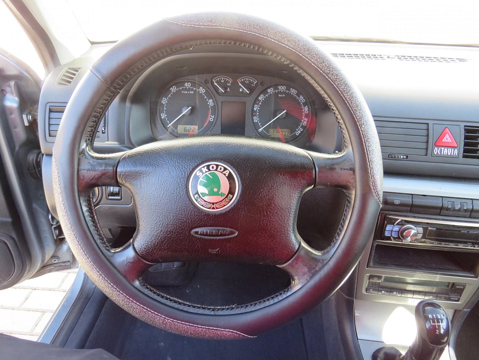 Škoda Octavia 1.6MPi Ambiente