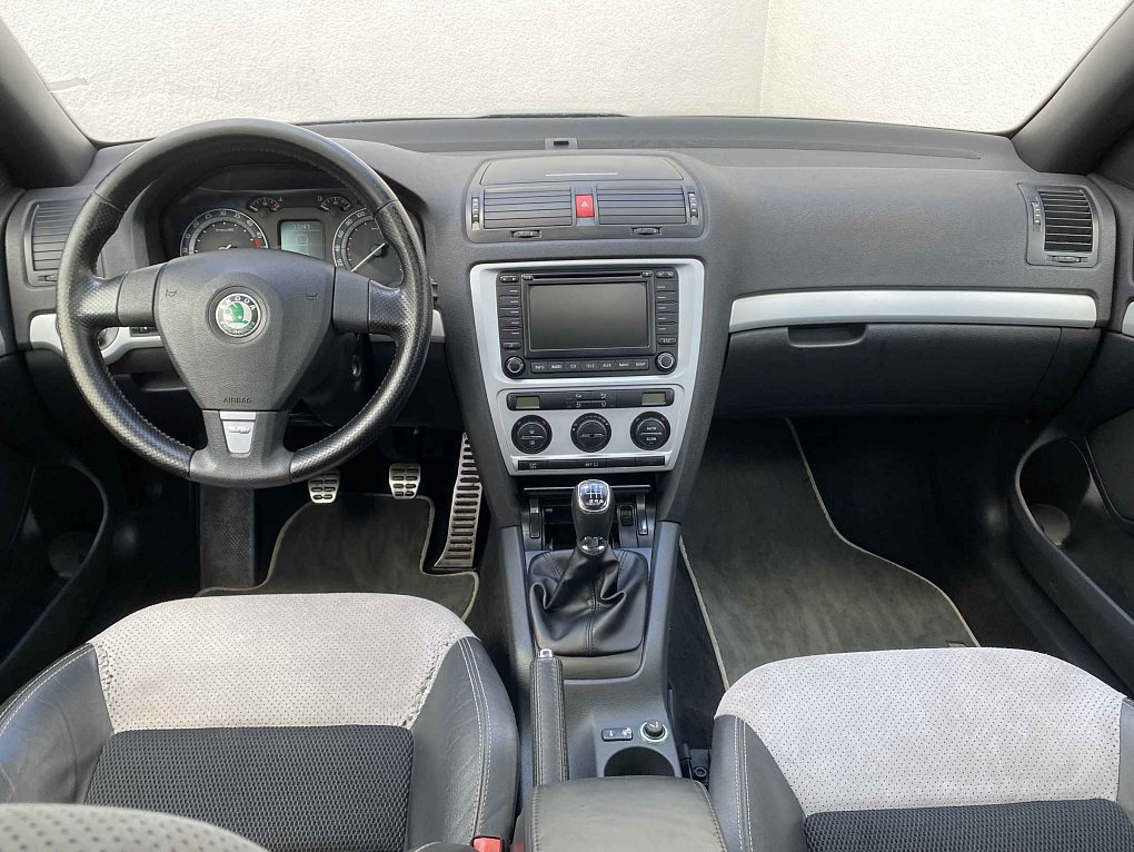 Škoda Octavia II 2.0 TDI RS