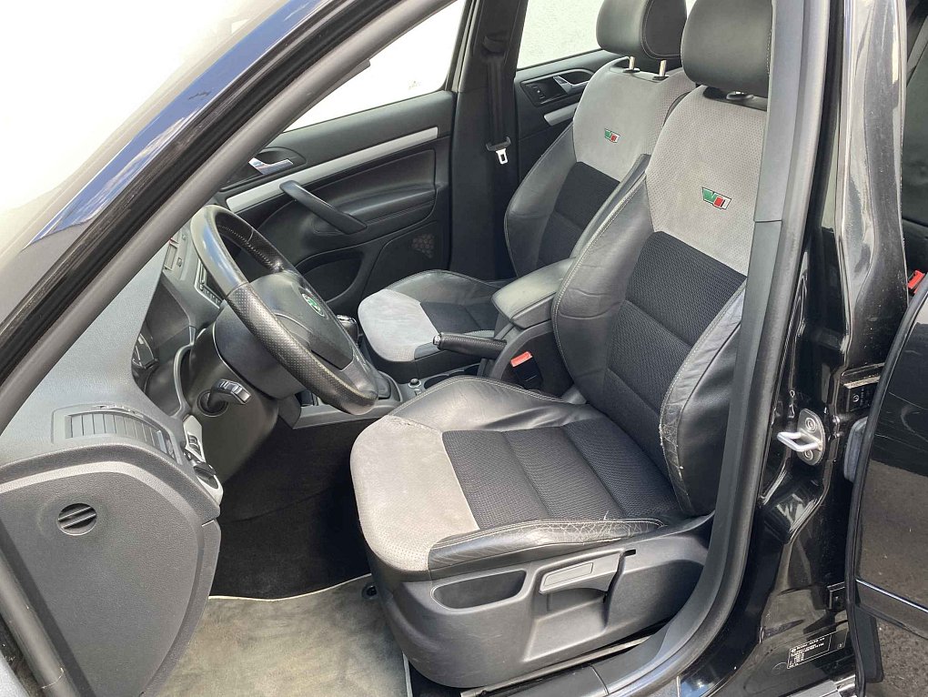 Škoda Octavia II 2.0 TDI RS