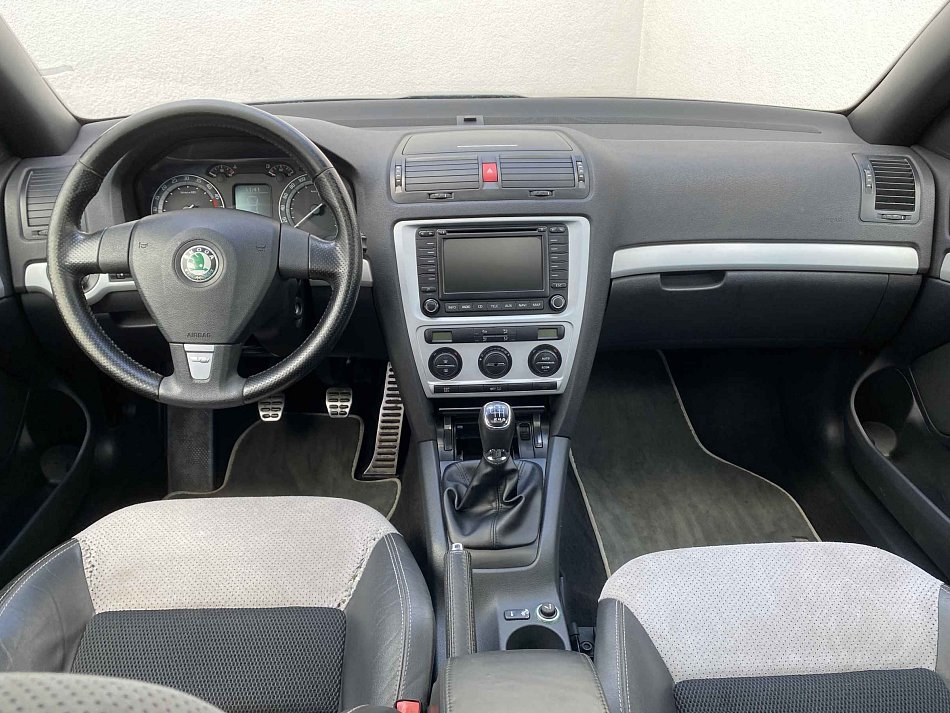 Škoda Octavia II 2.0 TDI RS