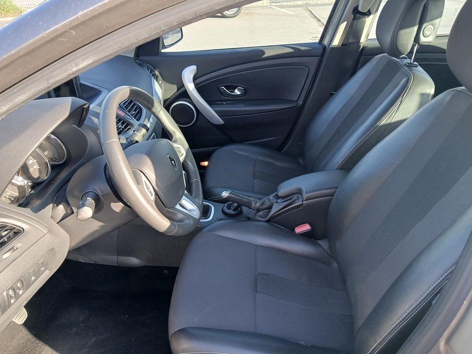 Renault Fluence 1.6i 16V 