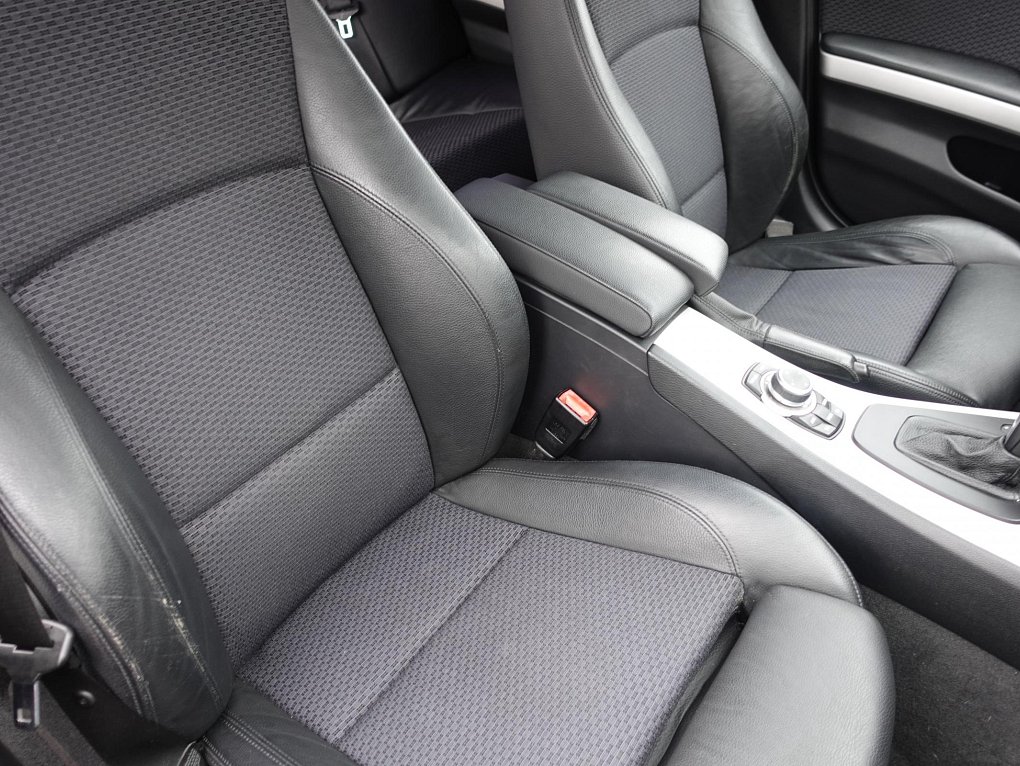 BMW Řada 3 3.0i  330 Xi