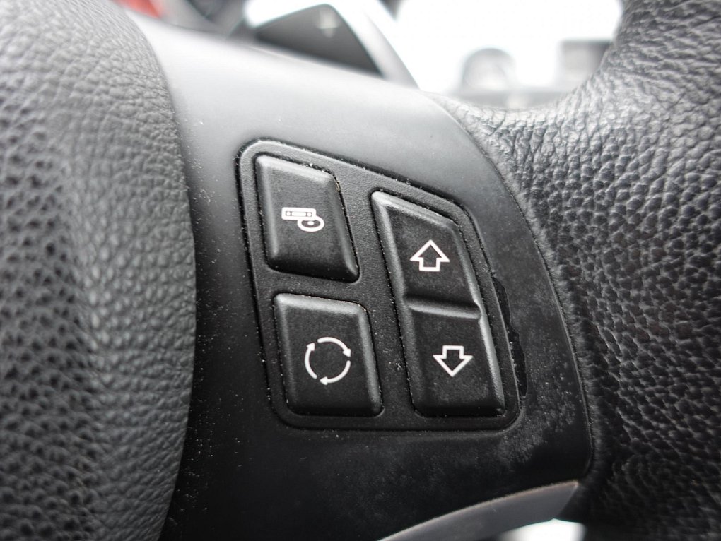 BMW Řada 3 3.0i  330 Xi