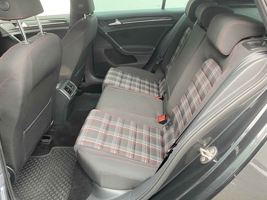 Volkswagen Golf 2.0 TFSi GTi