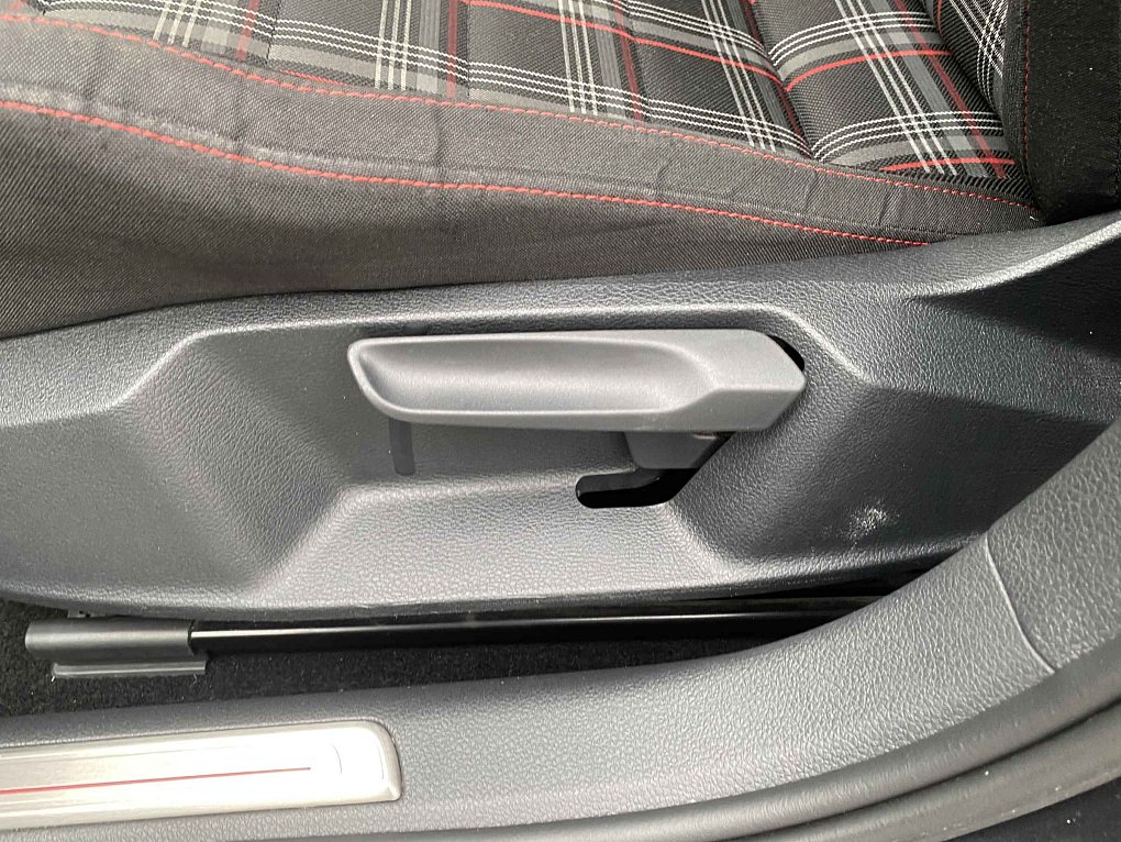 Volkswagen Golf 2.0 TFSi GTi