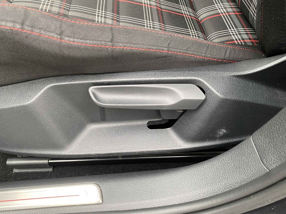 Volkswagen Golf 2.0 TFSi GTi