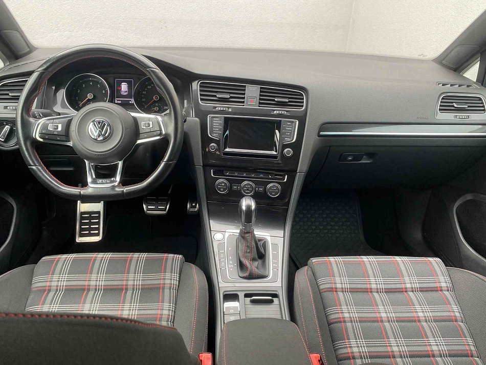 Volkswagen Golf 2.0 TFSi GTi
