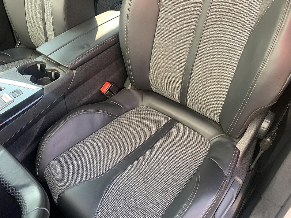 Peugeot 3008 1.2 PT Allure