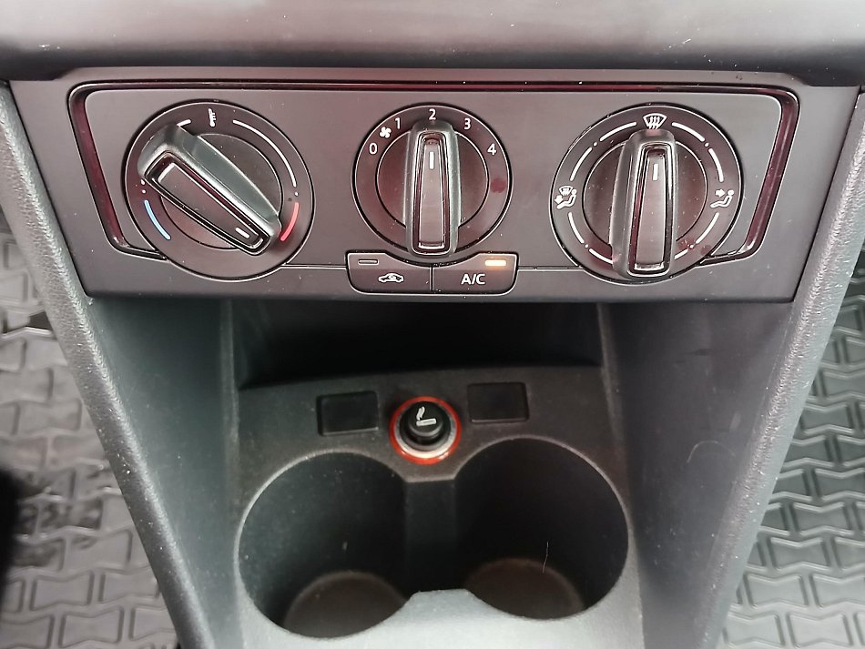 Volkswagen Polo 1.0i 