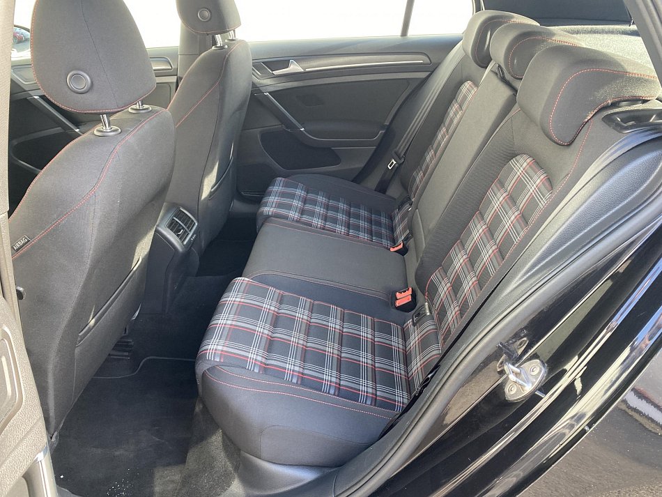 Volkswagen Golf 2.0 TSi GTi Performance