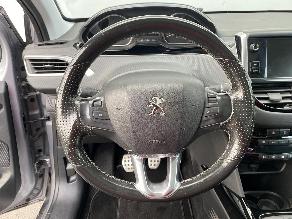 Peugeot 2008 1.2PT Crossway