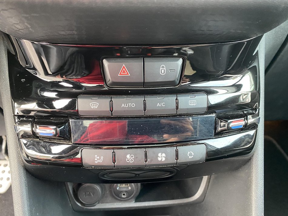 Peugeot 2008 1.2PT Crossway