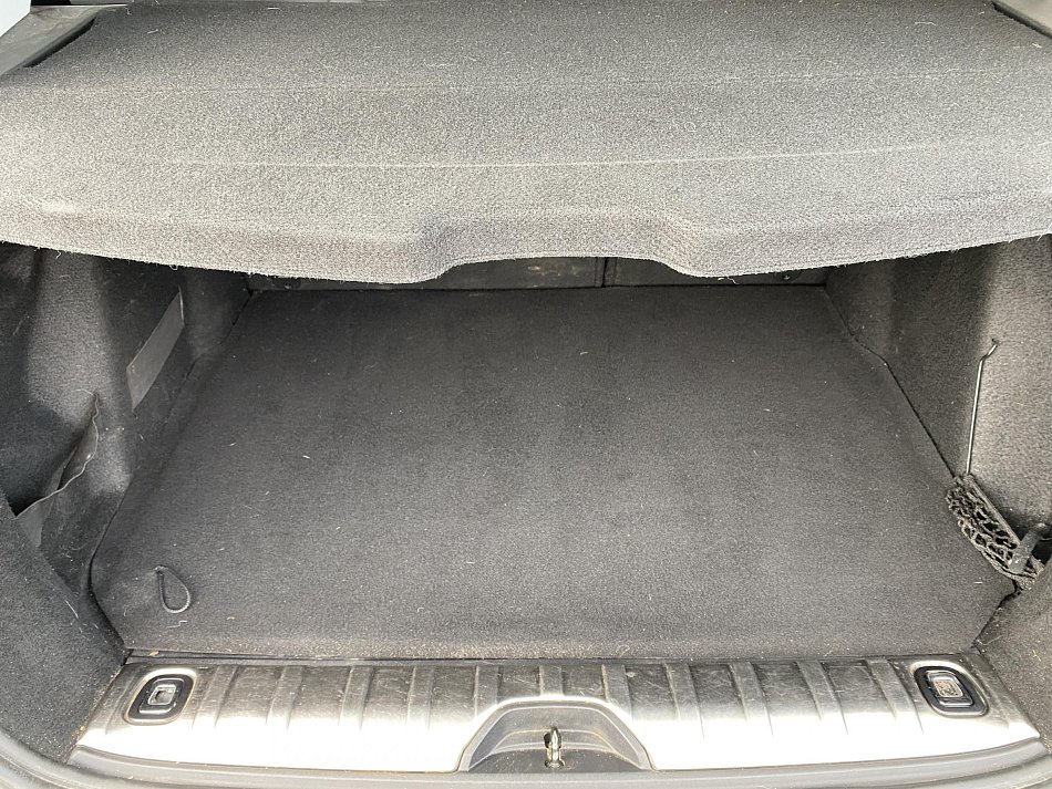 Peugeot 2008 1.2PT Crossway