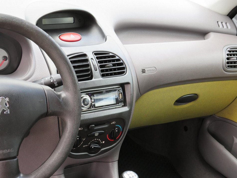 Peugeot 206 1.2i 
