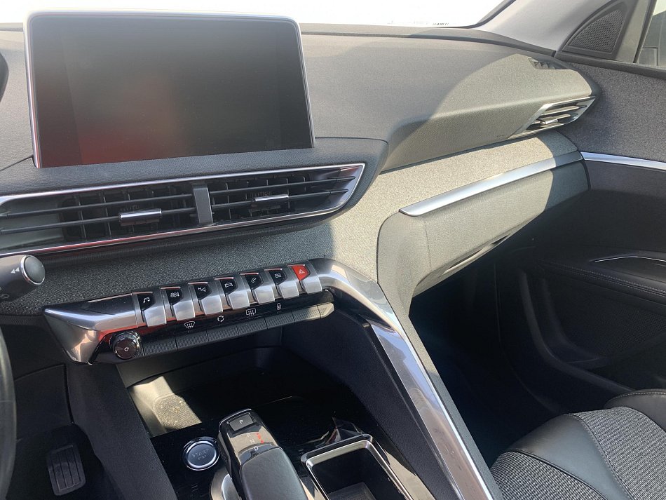 Peugeot 3008 1.2 PT Allure