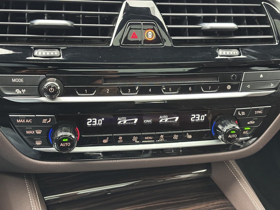 BMW Řada 6 3.0 D LuxuryLine GT 640d xDrive