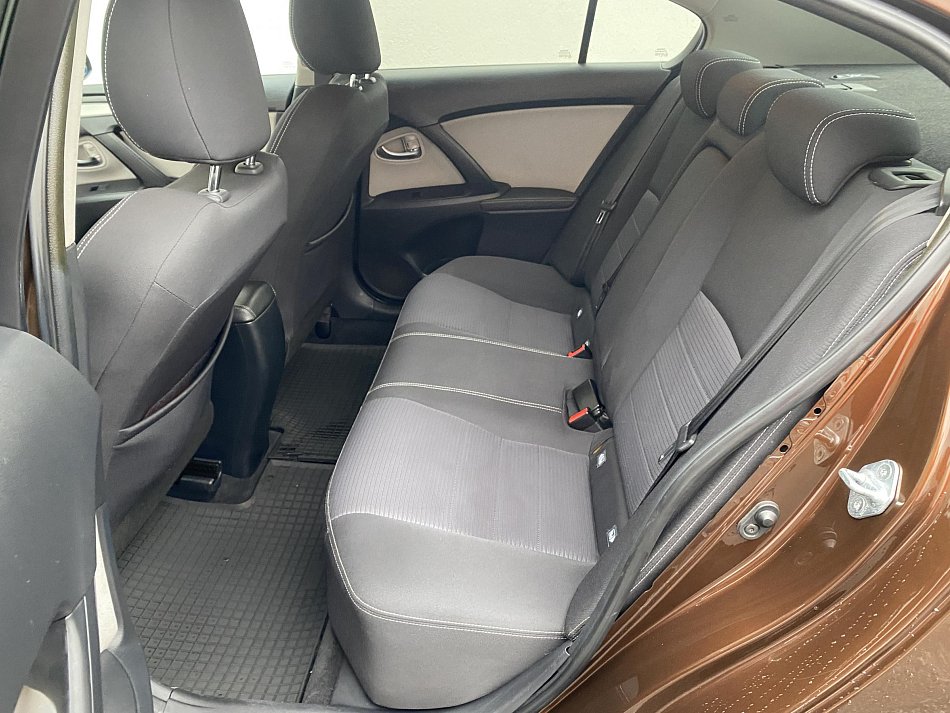 Toyota Avensis 1.8 VVT-i Active