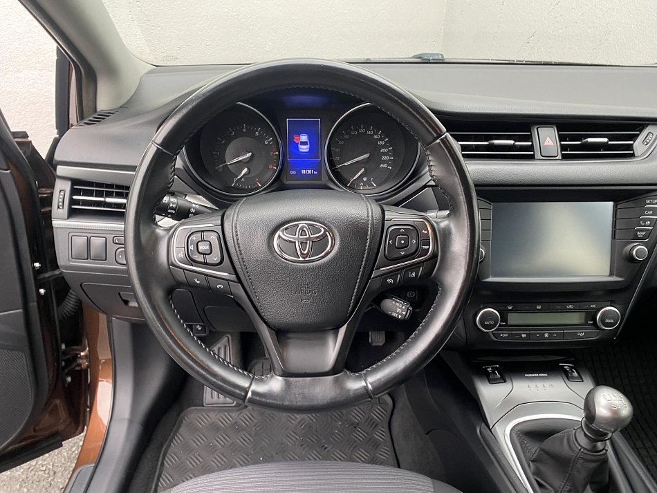 Toyota Avensis 1.8 VVT-i Active