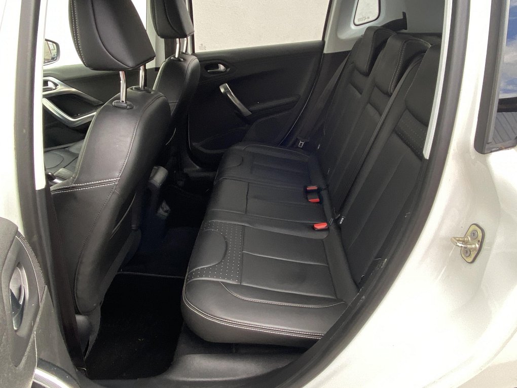Peugeot 2008 1.6i Allure