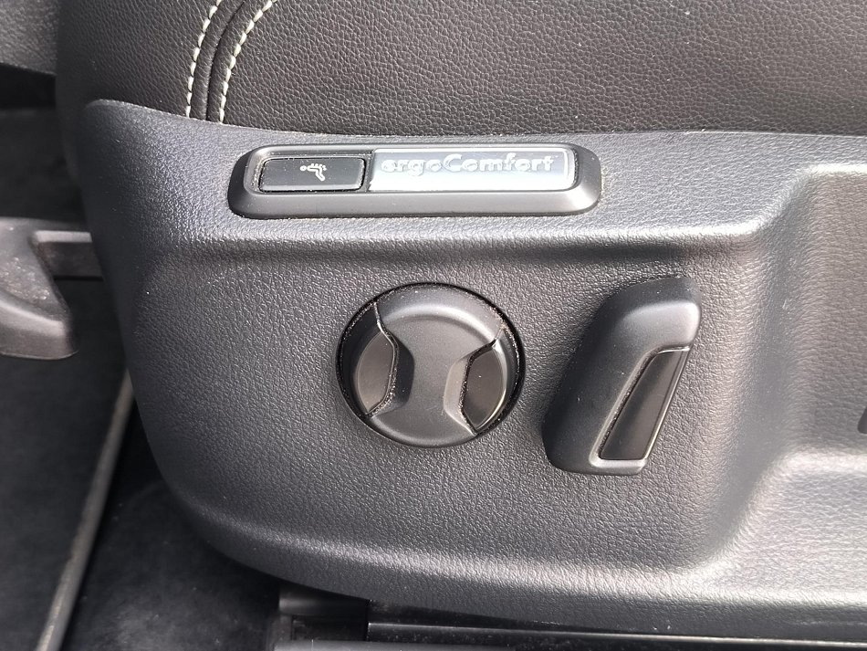 Volkswagen Passat 2.0TDi R-Line