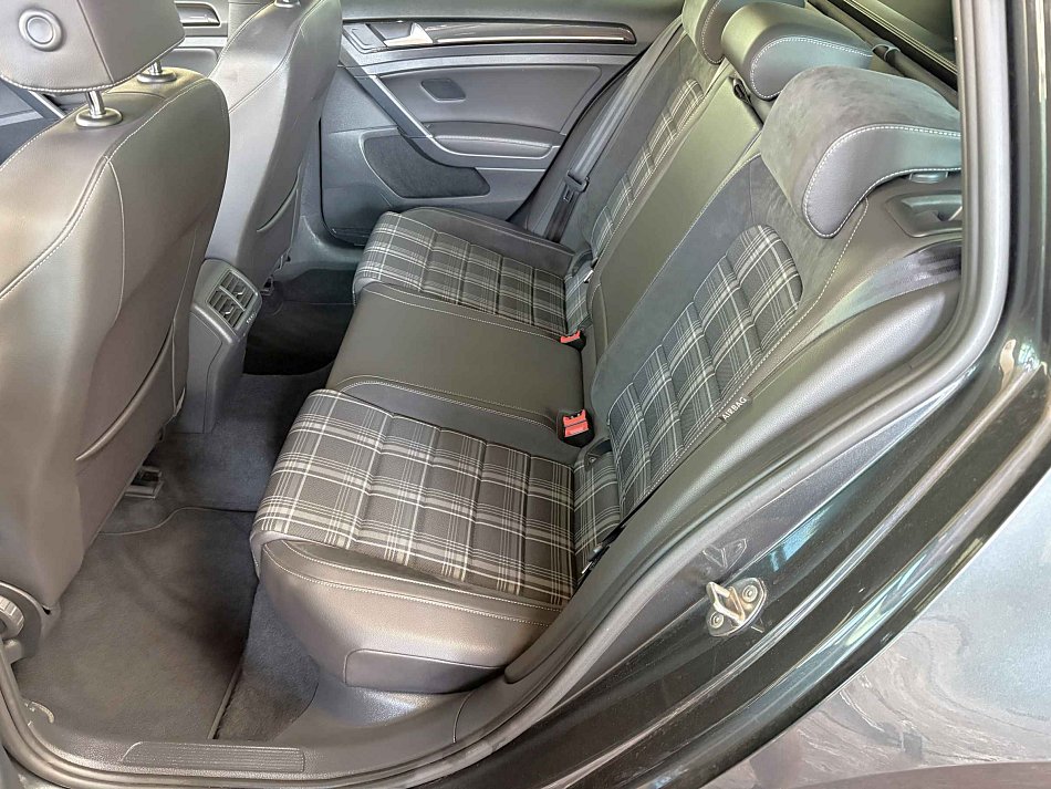Volkswagen Golf 2.0 TDi GTD