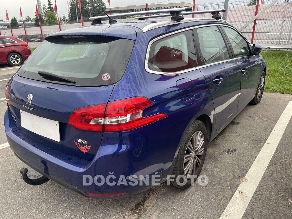 Peugeot 308 1.2 i 