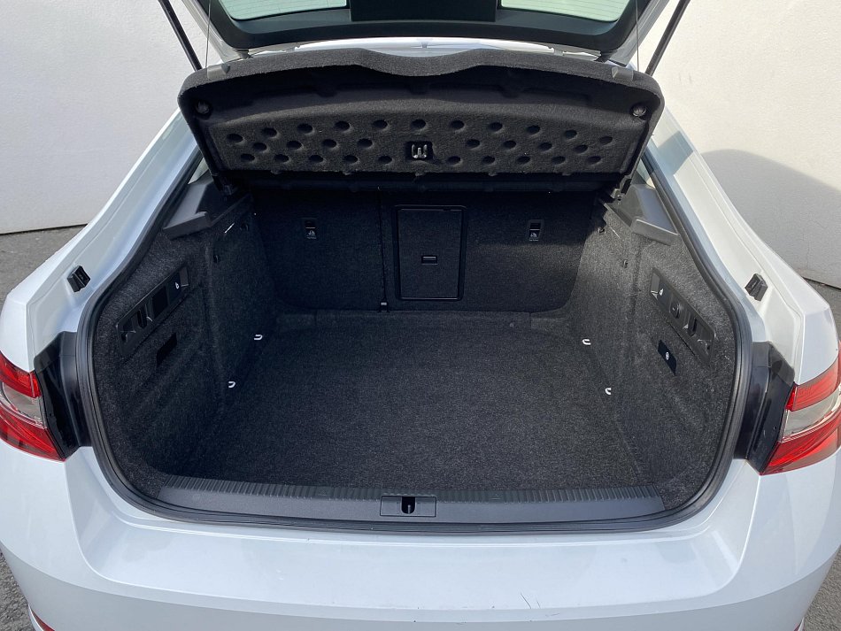 Škoda Superb III 2.0 TDi Style