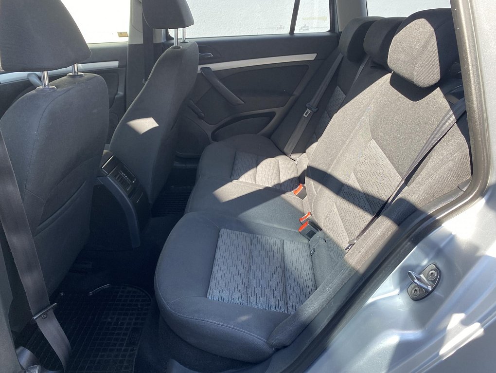 Škoda Octavia II 1.6 TDi Ambiente