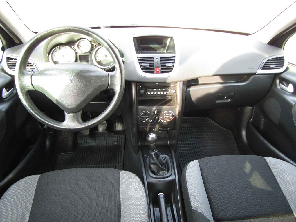 Peugeot 207 1.4 i 