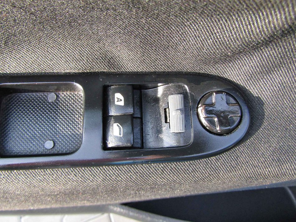 Peugeot 207 1.4 i 