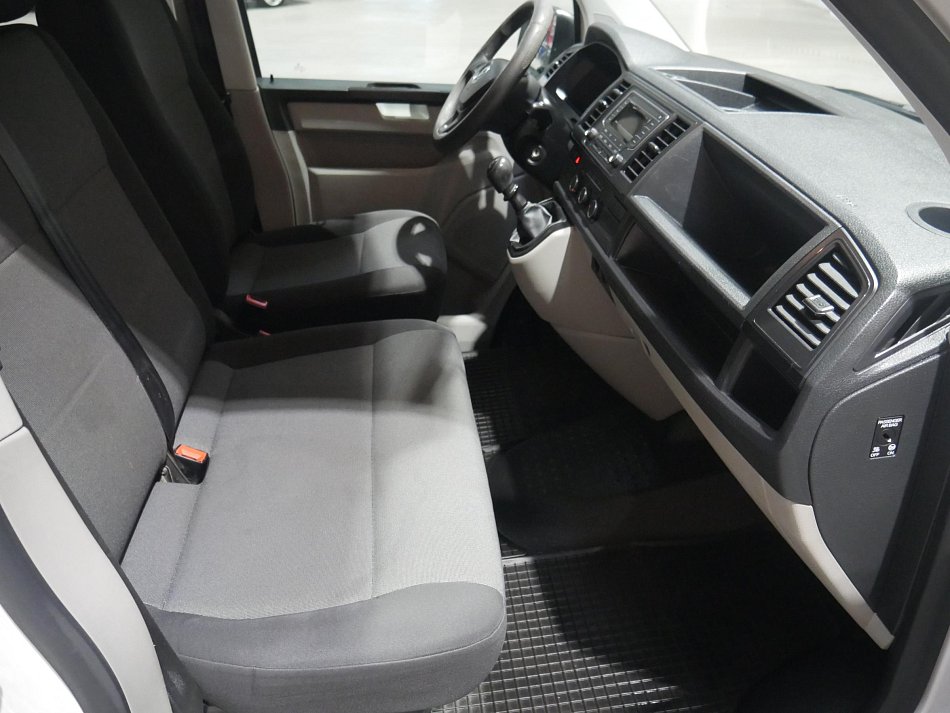 Volkswagen Transporter 2.0TDi  6míst