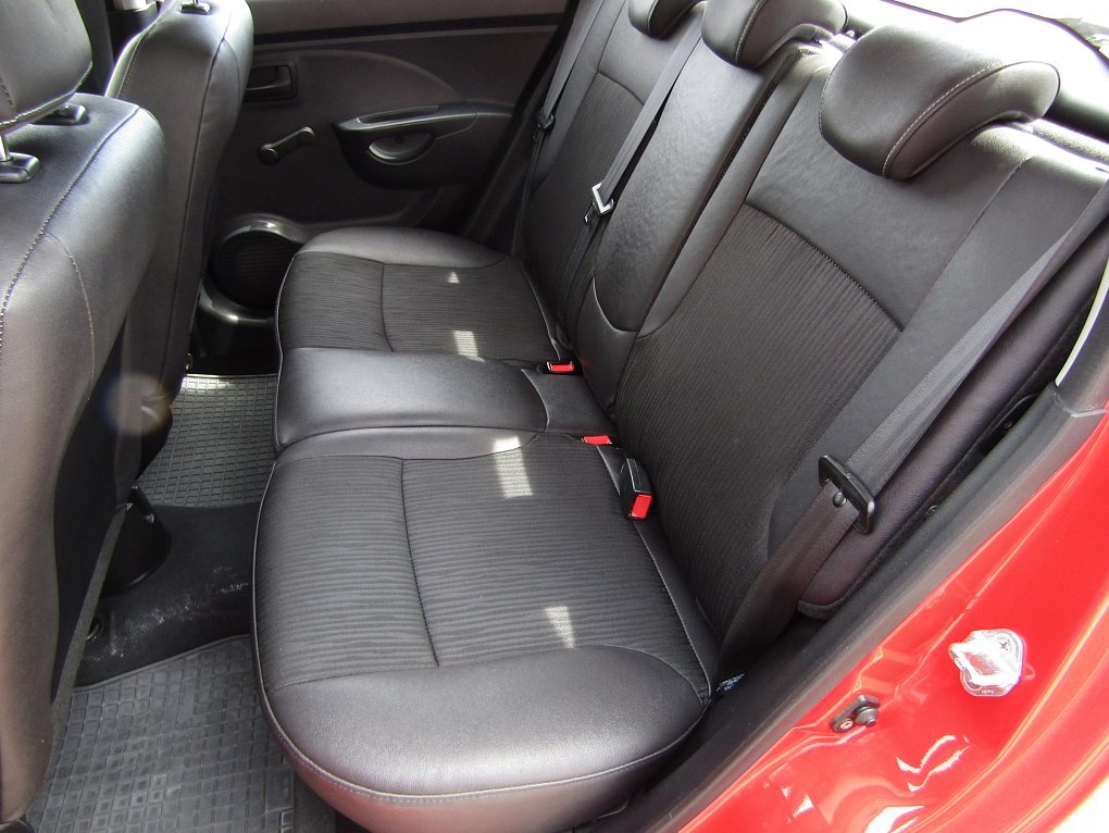 Kia Picanto 1.0i 