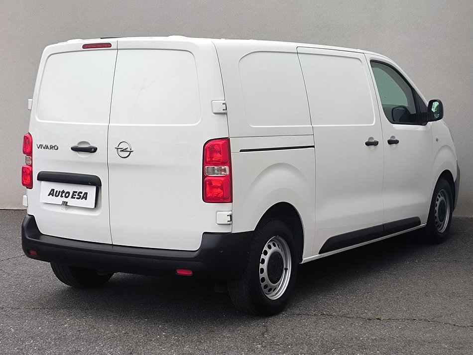 Opel Vivaro 2.0HDi  L2 RAMPA