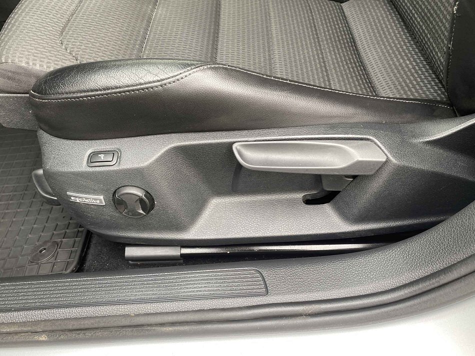 Volkswagen Golf 1.4 TGi Highline