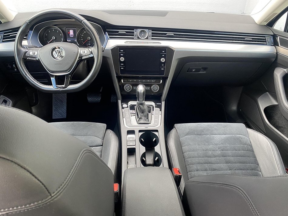 Volkswagen Passat 1.5 TSi Highline