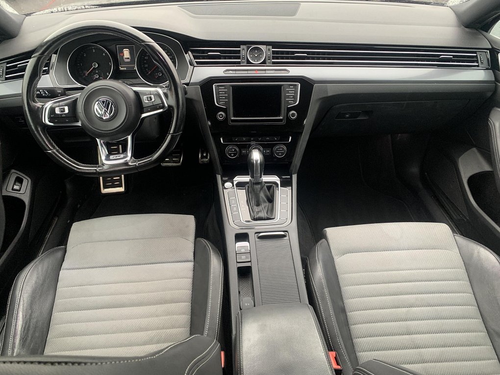 Volkswagen Passat 2.0 TDi R-Line