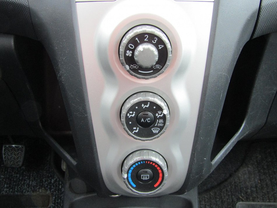 Toyota Yaris 1.3 VVT-i 