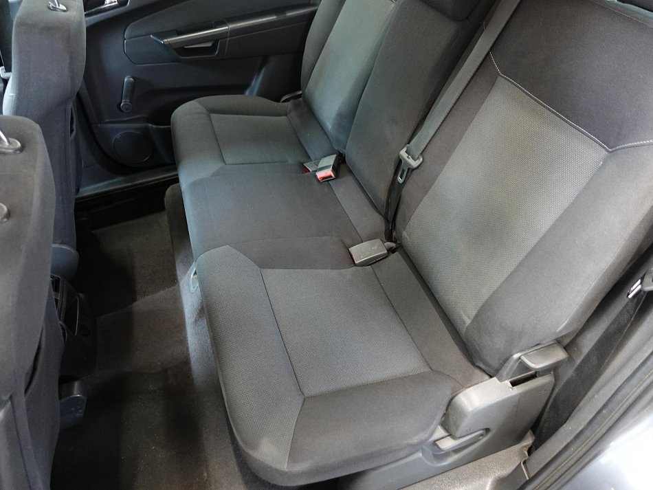 Opel Zafira 1.8 16V  7míst