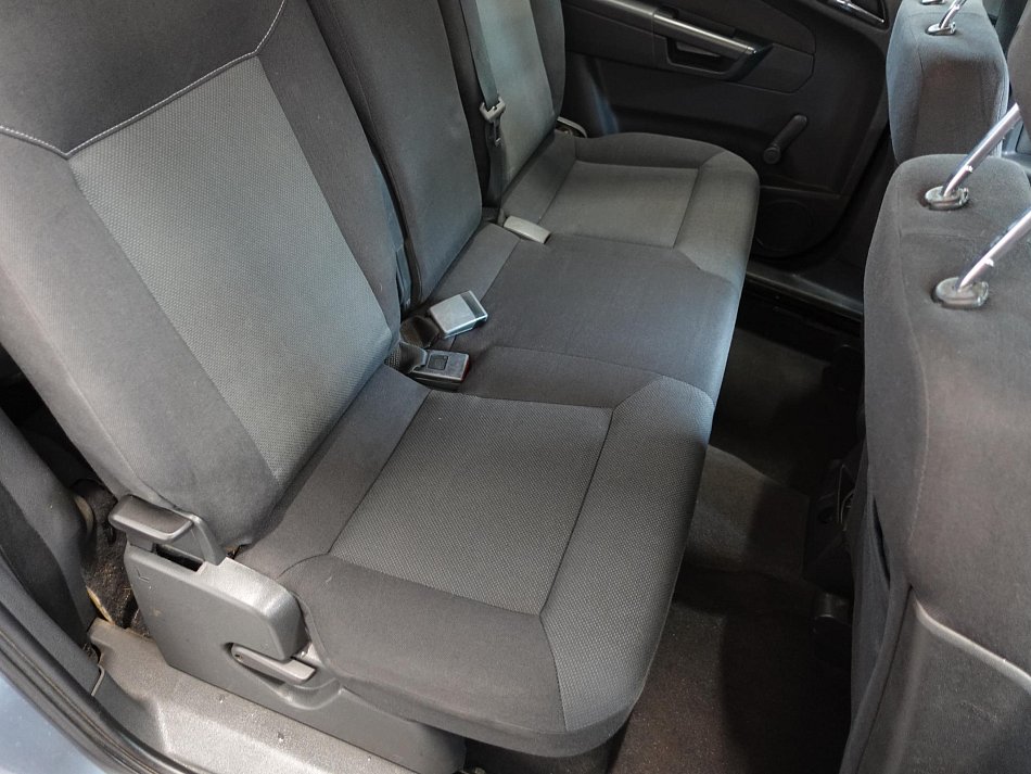 Opel Zafira 1.8 16V  7míst