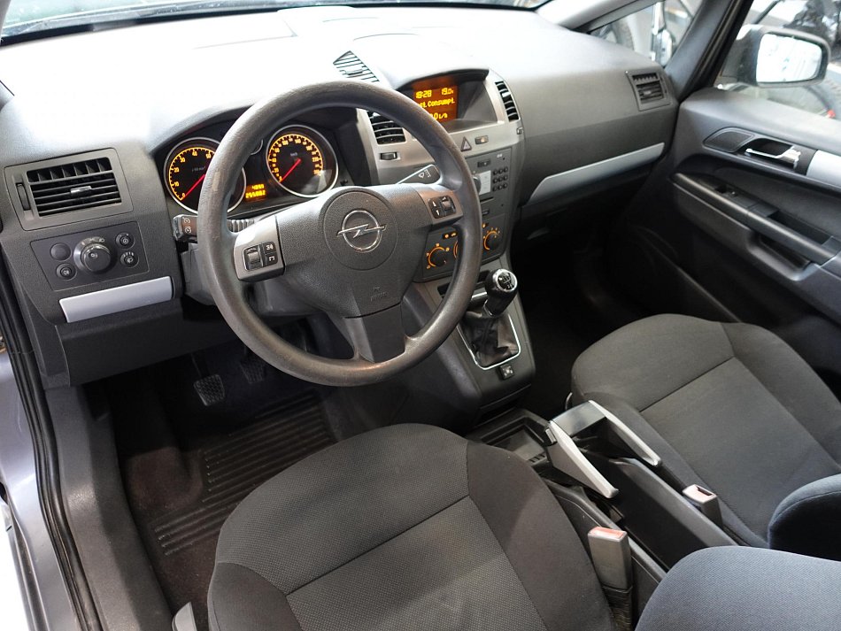 Opel Zafira 1.8 16V  7míst