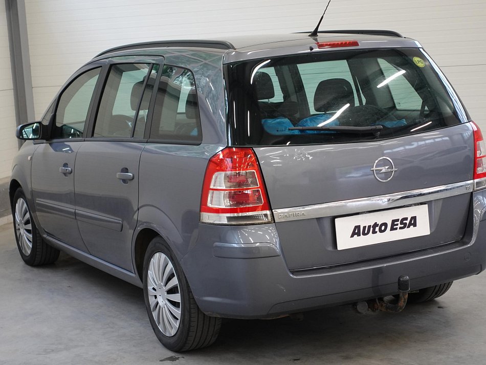 Opel Zafira 1.8 16V  7míst