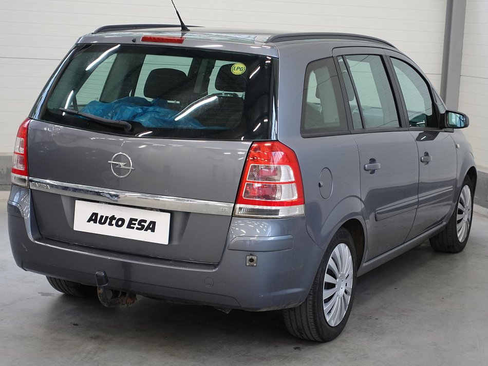 Opel Zafira 1.8 16V  7míst