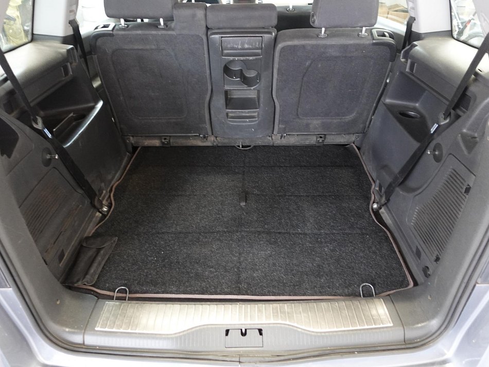 Opel Zafira 1.8 16V  7míst