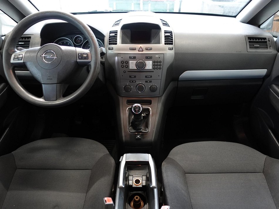 Opel Zafira 1.8 16V  7míst
