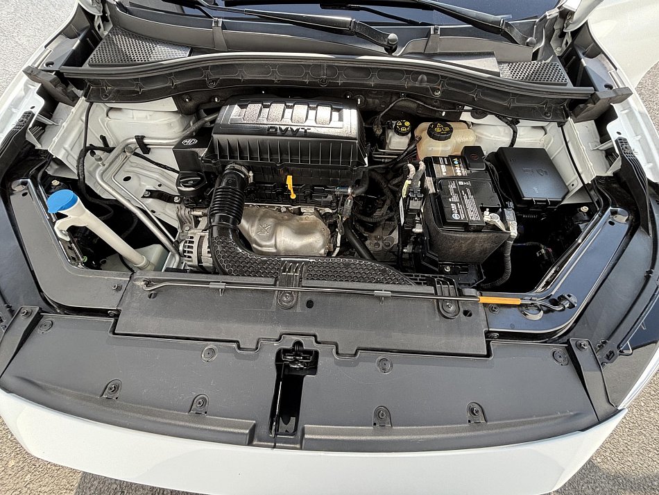 MG ZS 1.5i 