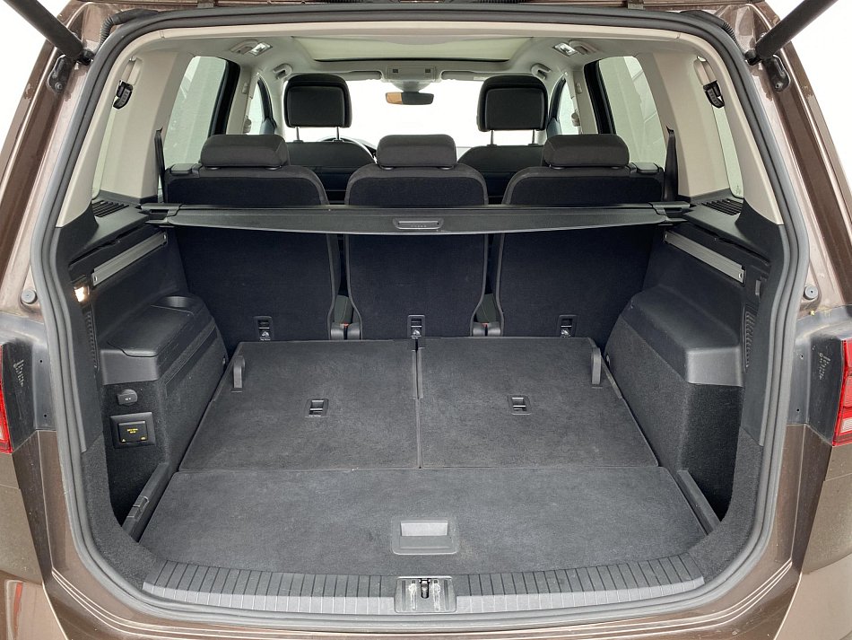Volkswagen Touran 2.0 TDi Highline 7míst